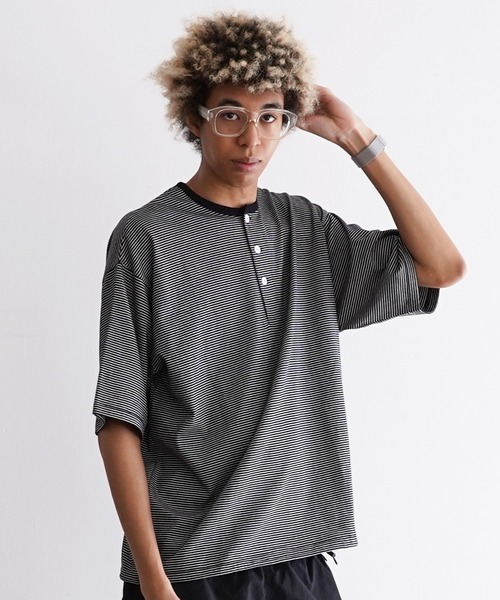 Healthknit(ヘルスニット)の「Healthknit NARROW BORDER JERSEY Side Slit (#51044)(Tシャツ/カットソー・メンズ・ブラック系その他・MEDIUM/LARGE/X-LARGE)」の1枚目の写真