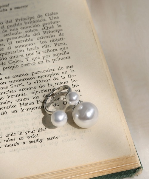 colleca la(コレカラ)の「大粒パールフォークリング(リング・レディース・シルバー/ゴールド・FREE)」の2枚目の写真