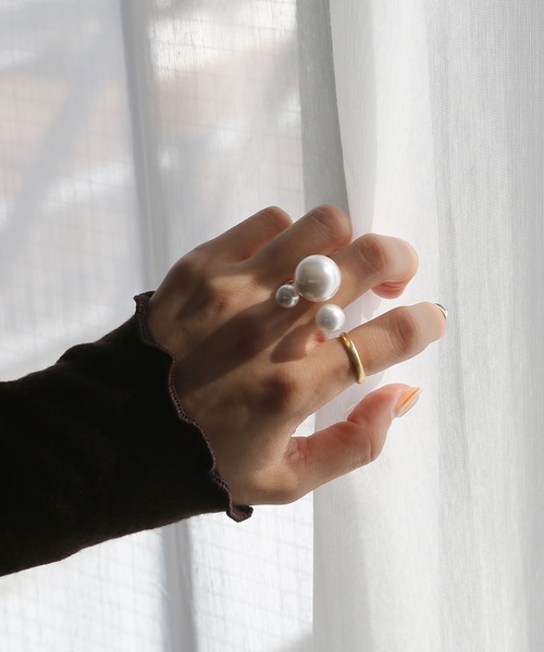 colleca la(コレカラ)の「大粒パールフォークリング(リング・レディース・シルバー/ゴールド・FREE)」の1枚目の写真
