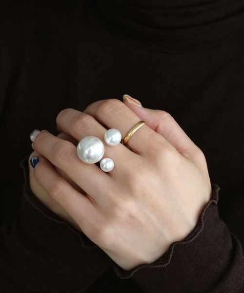 colleca la(コレカラ)の「大粒パールフォークリング(リング・レディース・シルバー/ゴールド・FREE)」の5枚目の写真