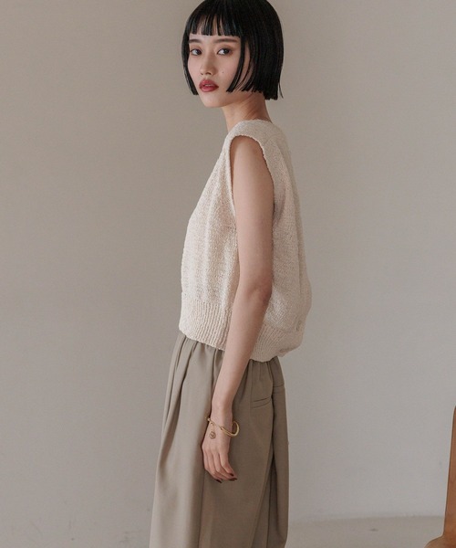 LOWRYS FARM(ローリーズファーム)の「スラブバックボタンベスト 324441(ニット/セーター・レディース・アイボリー/ブラック/レッド/パープル/ブラウン・FREE)」の22枚目の写真