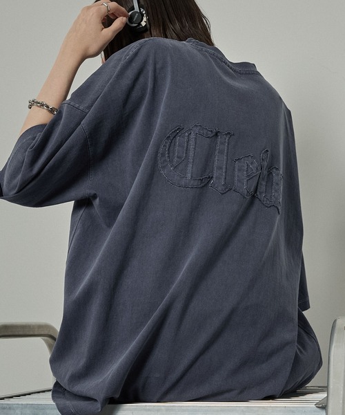 Alfred Alex(アルフレッドアレックス)の「【Alfred Alex】ヴィンテージ加工ピグメントロゴパッチTシャツ(Tシャツ/カットソー・メンズ・グレイッシュブルー/ブラック/ワイン/ダークブラウン/ブラック系/ブルー系・M/L)」の5枚目の写真