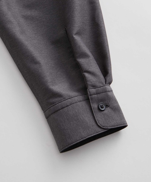 ADAM ET ROPE'(アダムエロペ)の「【ACT/アクト】超軽量 オーバーサイズ シアー バンドカラーシャツ / 速乾 / ストレッチ / イージーケア(シャツ/ブラウス・メンズ・チャコールグレー/ブラック・M/L)」の11枚目の写真