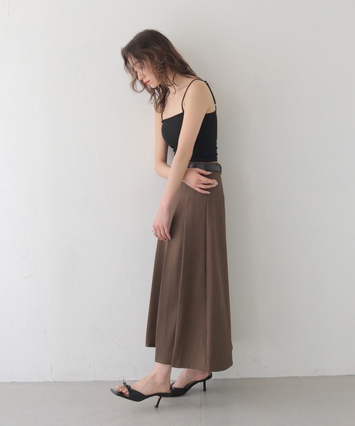 CLEIO（クレイオ）の「【CLEIO】カップインリブニットスクエアキャミソール CUP-IN RIBBED KNIT SQUARE NECK CAMISOLE/737-13674（キャミソール・レディース・ブラック/ホワイト・FREE）」の17枚目の写真