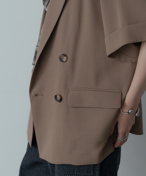 GALLEST(ギャレスト)の「【セットアップ対応】イージーダブルブレスト半袖ジャケット(テーラードジャケット・レディース・キャメル/ブラック/チャコールグレー/ブラウン系1/チャコール・36/38)」の11枚目の写真