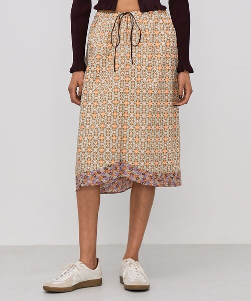 BACCA(バッカ)の「サマーリバティ コットンフレアスカート(スカート・レディース・ベージュ系その他/ブルー系その他・36)」の4枚目の写真