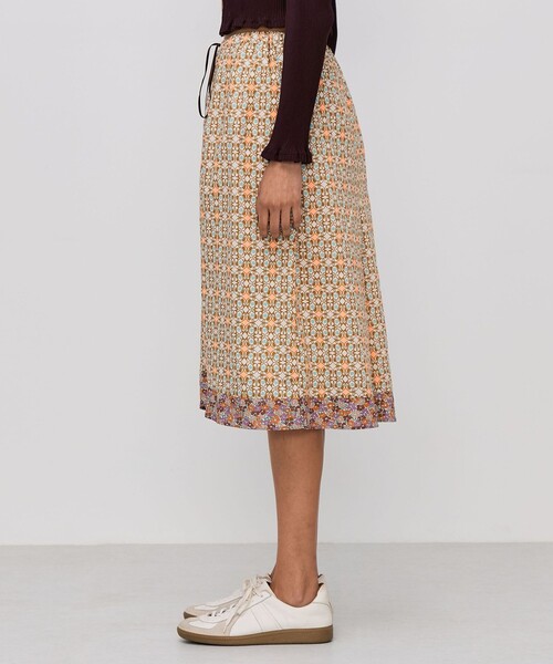 BACCA(バッカ)の「サマーリバティ コットンフレアスカート(スカート・レディース・ベージュ系その他/ブルー系その他・36)」の5枚目の写真