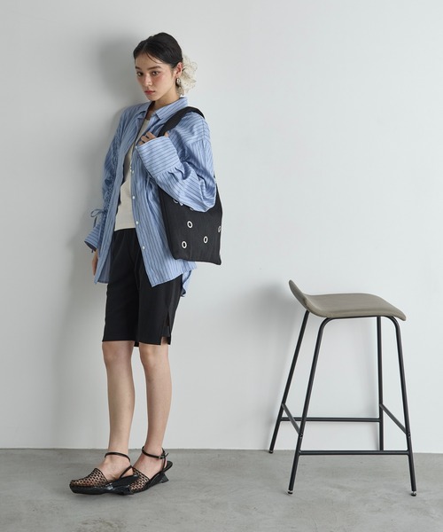 THE YOn（ザヨン）の「ヘリンボーンアイレットトライアングルトート（トートバッグ・レディース・アイボリー/ブラック・FREE）」の13枚目の写真