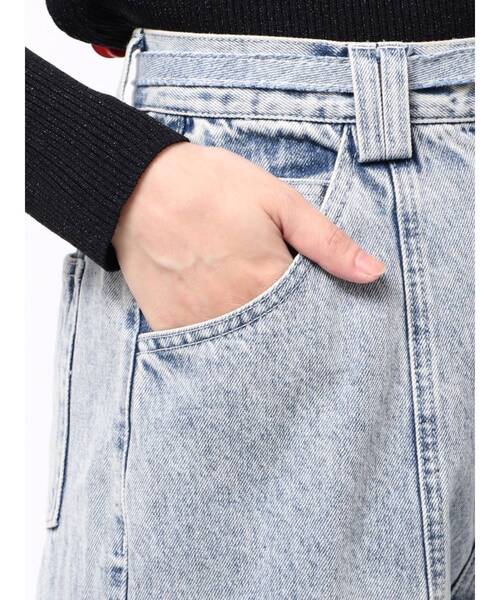 CALNAMUR（カルナムール）の「ローズモチーフルフパデニムパンツ（デニムパンツ・レディース・ブラック/ライトブルー・MEDIUM/SMALL）」の8枚目の写真