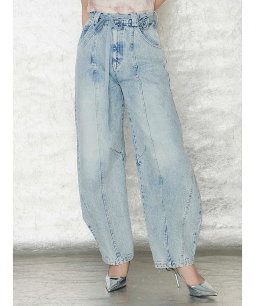 CALNAMUR（カルナムール）の「ローズモチーフルフパデニムパンツ（デニムパンツ・レディース・ブラック/ライトブルー・MEDIUM/SMALL）」の2枚目の写真