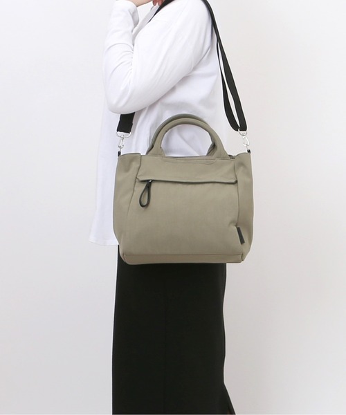 Legato Largo(レガートラルゴ)の「Legato Largo ナチュらくバッグ2WAYショルダー(ショルダーバッグ・レディース・オリーブ/ブラック/グレイッシュベージュ/アイボリー/マスタード・FREE)」の8枚目の写真
