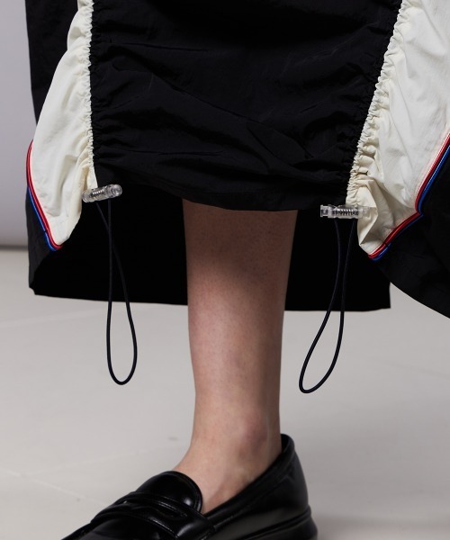 DOUBLE STANDARD CLOTHING(ダブルスタンダードクロージング)の「ワッシャータフタスカート(スカート・レディース・ブラック・38/36)」の16枚目の写真