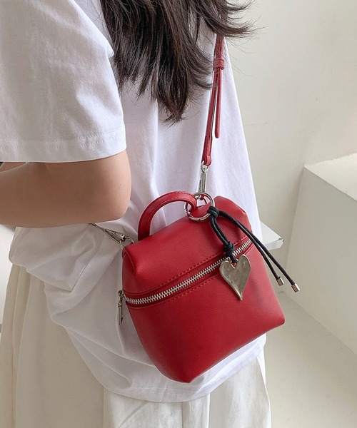 セール】ハートチャーム付きZIPミニショルダーバッグ