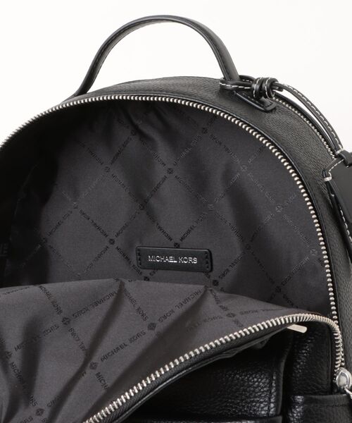 MICHAEL KORS(マイケルコース)の「SABLE ぺブルレザー バックパック ミディアム(バックパック/リュック・レディース・ブラック・FREE)」の5枚目の写真