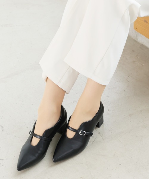 VIVIAN（ヴィヴィアン）の「履きごこちやみつき感激 ポインテッドトゥスリットストラップ4cmヒールパンプス（パンプス・レディース・ブラック/ナチュラル・23/24/25/26/22/25.5/22.5/24.5/23.5/21.5）」の8枚目の写真