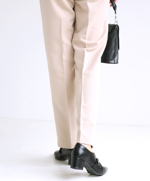 VIVIAN（ヴィヴィアン）の「履きごこちやみつき感激 ポインテッドトゥスリットストラップ4cmヒールパンプス（パンプス・レディース・ブラック/ナチュラル・23/24/25/26/22/25.5/22.5/24.5/23.5/21.5）」の13枚目の写真