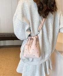 ロラライハリス♡ベビーピンクベルベット♡刺繍のふんわり肩掛け巾着バッグ♡ ロラライハリス♡ベビーピンクベルベット♡刺繍のふんわり肩掛け