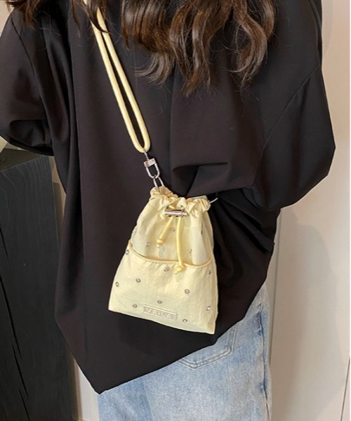 SHEPP(シープ)の「ビジュー付きナイロン2WAYミニ巾着ショルダー/ ストリート カジュアル 軽量(ショルダーバッグ・レディース・イエロー/ベージュ/ピンク/ブラック・F)」の10枚目の写真