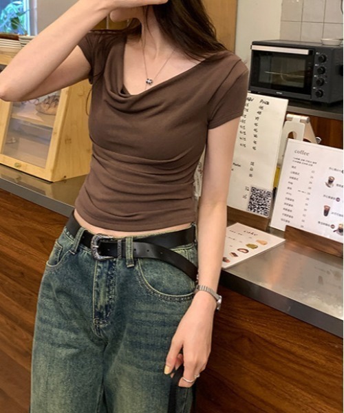 NANEA(ナネア)の「2WAYドレープTシャツ(Tシャツ/カットソー・レディース・ブラック/ホワイト/ピンク/ブラウン/イエロー・SMALL/MEDIUM/LARGE)」の14枚目の写真