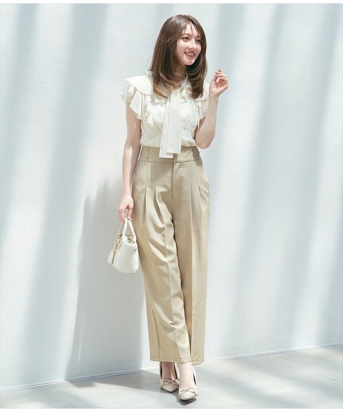 SWINGLE（スウィングル）の「ツータック美シルエットワイドパンツ（その他パンツ・レディース・ベージュ/ライトグレー・SMALL/MEDIUM）」の9枚目の写真