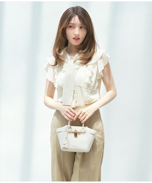 SWINGLE（スウィングル）の「ツータック美シルエットワイドパンツ（その他パンツ・レディース・ベージュ/ライトグレー・SMALL/MEDIUM）」の7枚目の写真