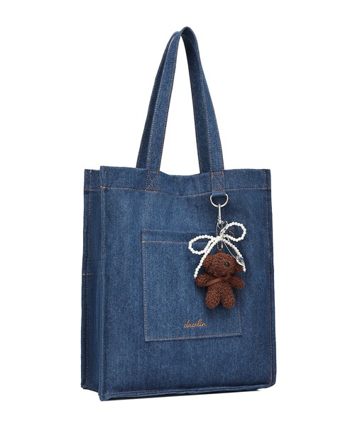 dazzlin（ダズリン）の「【dazzlin/ダズリン】熊チャーム　リボンチャーム付き　キャンバス　デニム　縦型トートバッグ　推し活バッグ（トートバッグ・レディース・ブラック/ワンウォッシュ/アイボリー・FREE）」の20枚目の写真