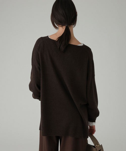 BABYLONE（バビロン）の「ボートネックポンチョニット（ニット/セーター・レディース・ダークブラウン/ベージュ/ブラック/チャコール/ホワイト・フリー）」の22枚目の写真