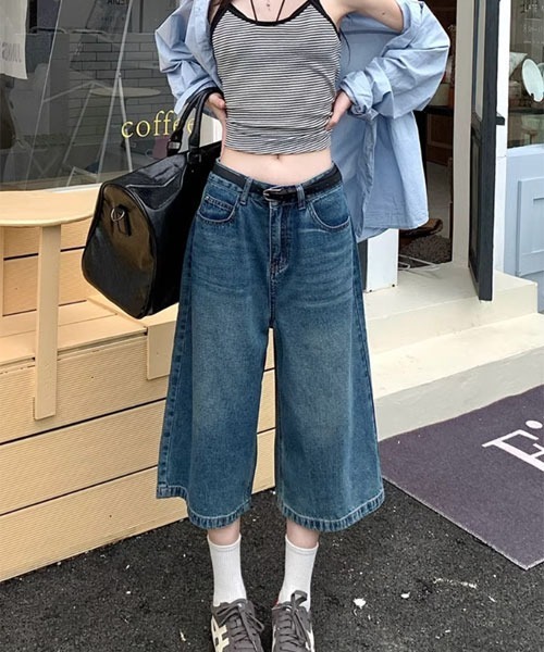 urge:(アージコロン )の「【URGE:】ハイウエスト ハーフ丈 ワイド デニム パンツ(デニムパンツ・レディース・ブルー/ライトブルー・SMALL/MEDIUM/LARGE/X-LARGE)」の9枚目の写真