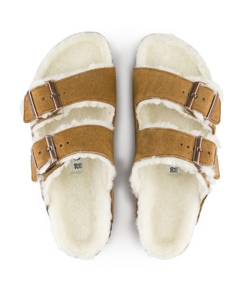 BIRKENSTOCK(ビルケンシュトック)の「【公式】ビルケンシュトック Arizona Shearling/アリゾナ シアリング スエードレザー(サンダル・メンズ・ライトブラウン・22.5cm【ナロー幅】/25cm【ナロー幅】/24.5cm【ナロー幅】)」の5枚目の写真