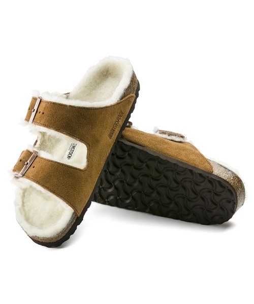 BIRKENSTOCK(ビルケンシュトック)の「【公式】ビルケンシュトック Arizona Shearling/アリゾナ シアリング スエードレザー(サンダル・メンズ・ライトブラウン・22.5cm【ナロー幅】/25cm【ナロー幅】/24.5cm【ナロー幅】)」の6枚目の写真