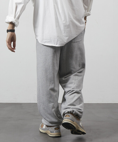 Firsthand（ファーストハンド）の「Firsthand/ファーストハンド 配色 スピンドル ワイドシルエット スウェットパンツ / 裾ドローコード / ダブルフェイス（スウェットパンツ・メンズ・グレー/チャコールグレー/ブラック・M/L）」の4枚目の写真