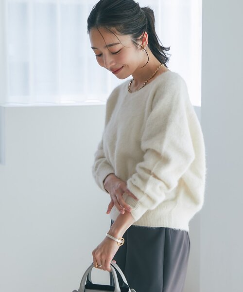 La boutique BonBon（ラブティックボンボン）の「【今すぐお届け！・最強美人見え】ヘアリーウールカシミヤ混前後２WAYニット（ニット/セーター・レディース・ピンク/ネイビー/ミント/オフホワイト・FREE）」の6枚目の写真