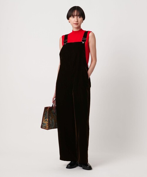 UNITED ARROWS(ユナイテッドアローズ)の「ベルベット サロペット パンツ(サロペット/オーバーオール・レディース・ブラック/ダークブラウン・38/36)」の2枚目の写真