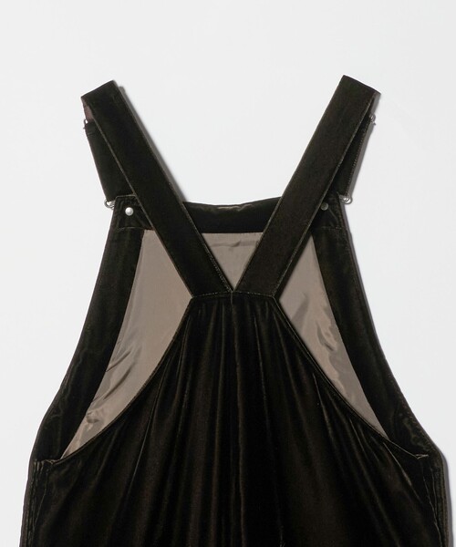 UNITED ARROWS(ユナイテッドアローズ)の「ベルベット サロペット パンツ(サロペット/オーバーオール・レディース・ブラック/ダークブラウン・38/36)」の17枚目の写真