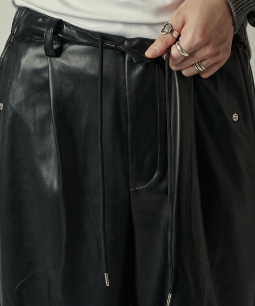 Lui's（ルイス）の「シンセテックレザーパラシュートパンツ（その他パンツ・メンズ・ブラック・M/S）」の12枚目の写真