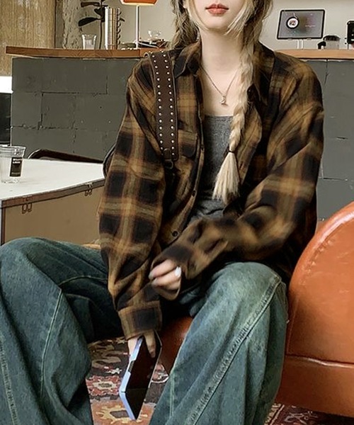 VIBGYOR(ヴィブジョー)の「ユニセックス ルーズビッグチェックシャツ /韓国 ストリート(CZ)(シャツ/ブラウス・レディース・ブラウン・MEDIUM/LARGE)」の4枚目の写真