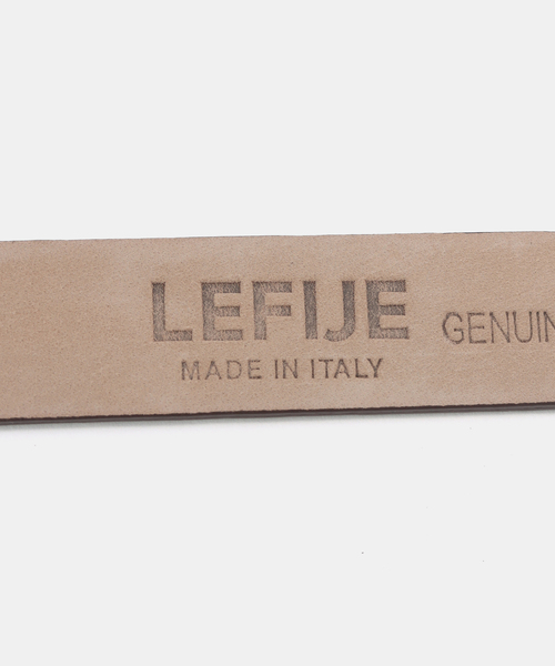 La TOTALITE（ラトータリテ）の「LEFIJE / レフィエ 型押しレザースリムベルト（ベルト・レディース・ブラウン・FREE）」の4枚目の写真
