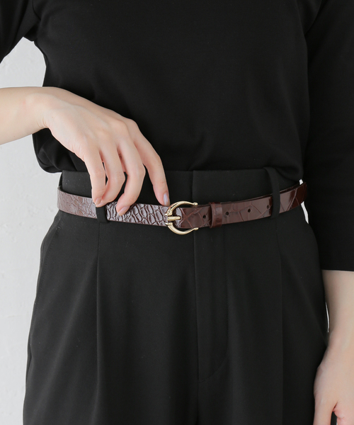 La TOTALITE（ラトータリテ）の「LEFIJE / レフィエ 型押しレザースリムベルト（ベルト・レディース・ブラウン・FREE）」の6枚目の写真