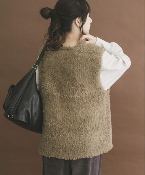 ITEMS URBANRESEARCH（アイテムズ アーバンリサーチ）の「ファーベスト（ベスト・レディース・オフホワイト/ベージュ/ブラウン・FREE）」の14枚目の写真