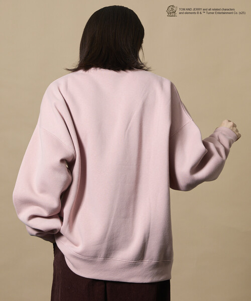 FREAK'S STORE(フリークスストア)の「限定展開 TOM and JERRY/トムとジェリー 別注 フロントプリント クルーネックスウェット(スウェット・メンズ・スミクロ/ネイビー/ピンク/アッシュグレー・SMALL/MEDIUM/LARGE)」の8枚目の写真