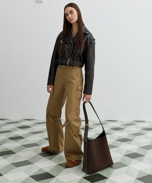 CHARLES & KEITH(チャールズ & キース)の「Edna エドナ スエードホーボーバッグ(ショルダーバッグ・レディース・ブラウン系その他7・L)」の11枚目の写真