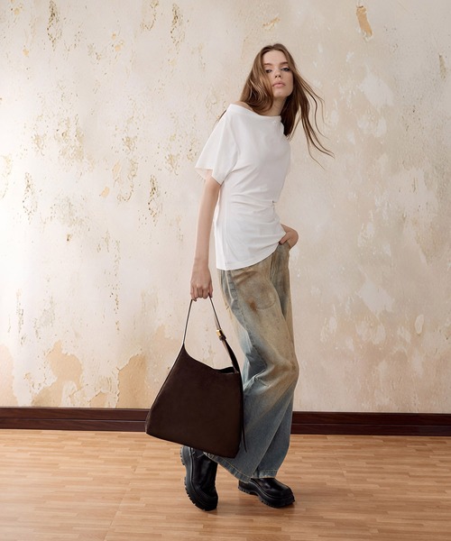 CHARLES & KEITH(チャールズ & キース)の「Edna エドナ スエードホーボーバッグ(ショルダーバッグ・レディース・ブラウン系その他7・L)」の13枚目の写真