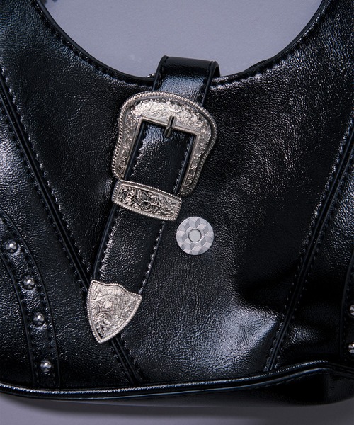 Ellno Loset（エルノロゼット）の「バックルベルトハーフムーンショルダーバッグ（ショルダーバッグ・メンズ・ブラック・FREE）」の3枚目の写真