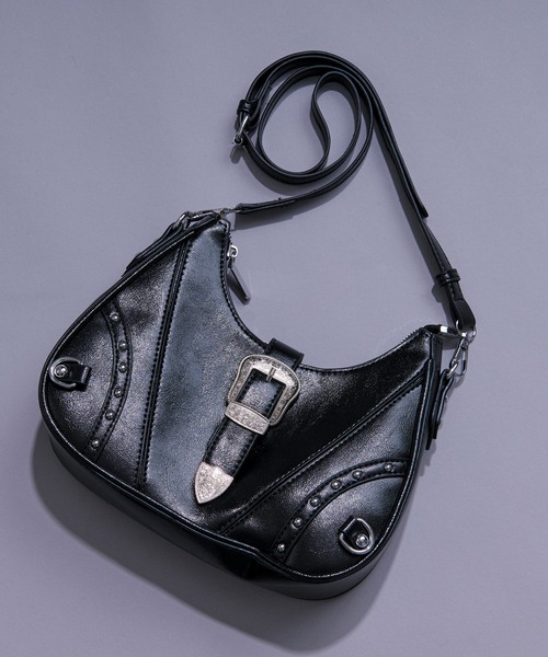 Ellno Loset（エルノロゼット）の「バックルベルトハーフムーンショルダーバッグ（ショルダーバッグ・メンズ・ブラック・FREE）」の9枚目の写真