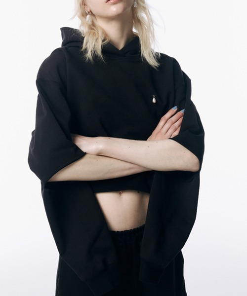 JOSE MOON（ジョゼムーン）の「【JOSEMOON/ジョゼムーン】SLIT SHORT HOODIE/スリットショートフーディー（パーカー・レディース・ホワイト/グレー/ブラック・FREE）」の6枚目の写真