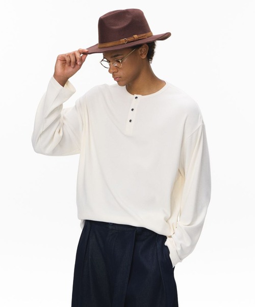 CORPUS TOKYO（コーパス トーキョー）の「オーバー フライス ヘンリーネック ロンT（Tシャツ/カットソー・メンズ・グレー/アイボリー/ブラック・1/2/3）」の2枚目の写真