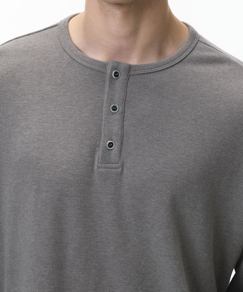 CORPUS TOKYO（コーパス トーキョー）の「オーバー フライス ヘンリーネック ロンT（Tシャツ/カットソー・メンズ・グレー/アイボリー/ブラック・1/2/3）」の12枚目の写真