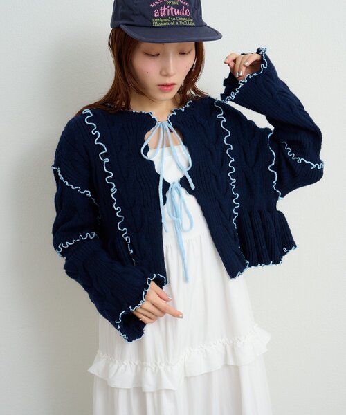 w closet（ダブルクローゼット）の「配色メロウケーブルリボンカーディガン（カーディガン/ボレロ・レディース・アイボリー/サックスブルー/グレー/グリーン/ネイビー/ブラウン・FREE）」の15枚目の写真