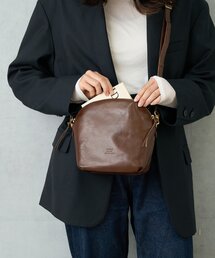 Actually（アクチュアリー）の「LIGHT LEATHER SHOULDER 軽量本革ショルダーバッグ（ショルダーバッグ）」