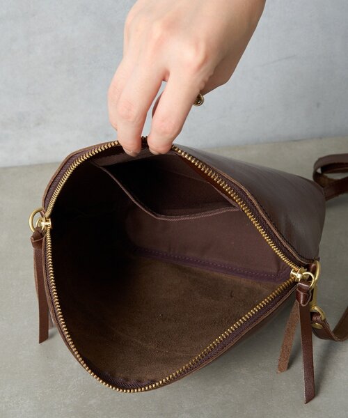 BIRTHDAY BAR（バースデイバー）の「LIGHT LEATHER SHOULDER 軽量本革ショルダーバッグ（ショルダーバッグ・レディース・ダークブラウン/キャメル/ブラック・0）」の17枚目の写真